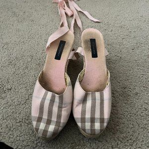 Burberry Lace up Wedge (Pre-owned)